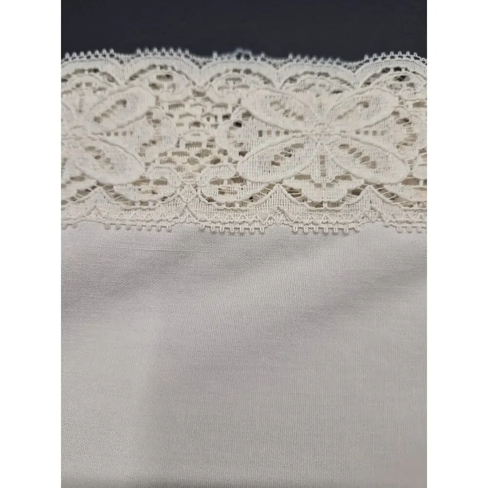 Vintage Ivory Linen And Lace Table Cloth 80 × 64